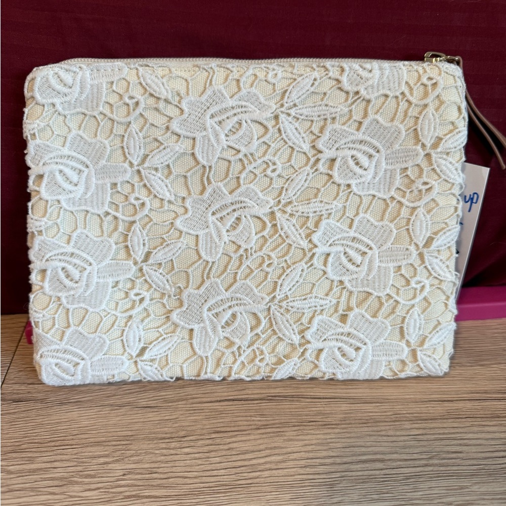 NWOT Chic Lace Cream Wristlet or Makeup Bag